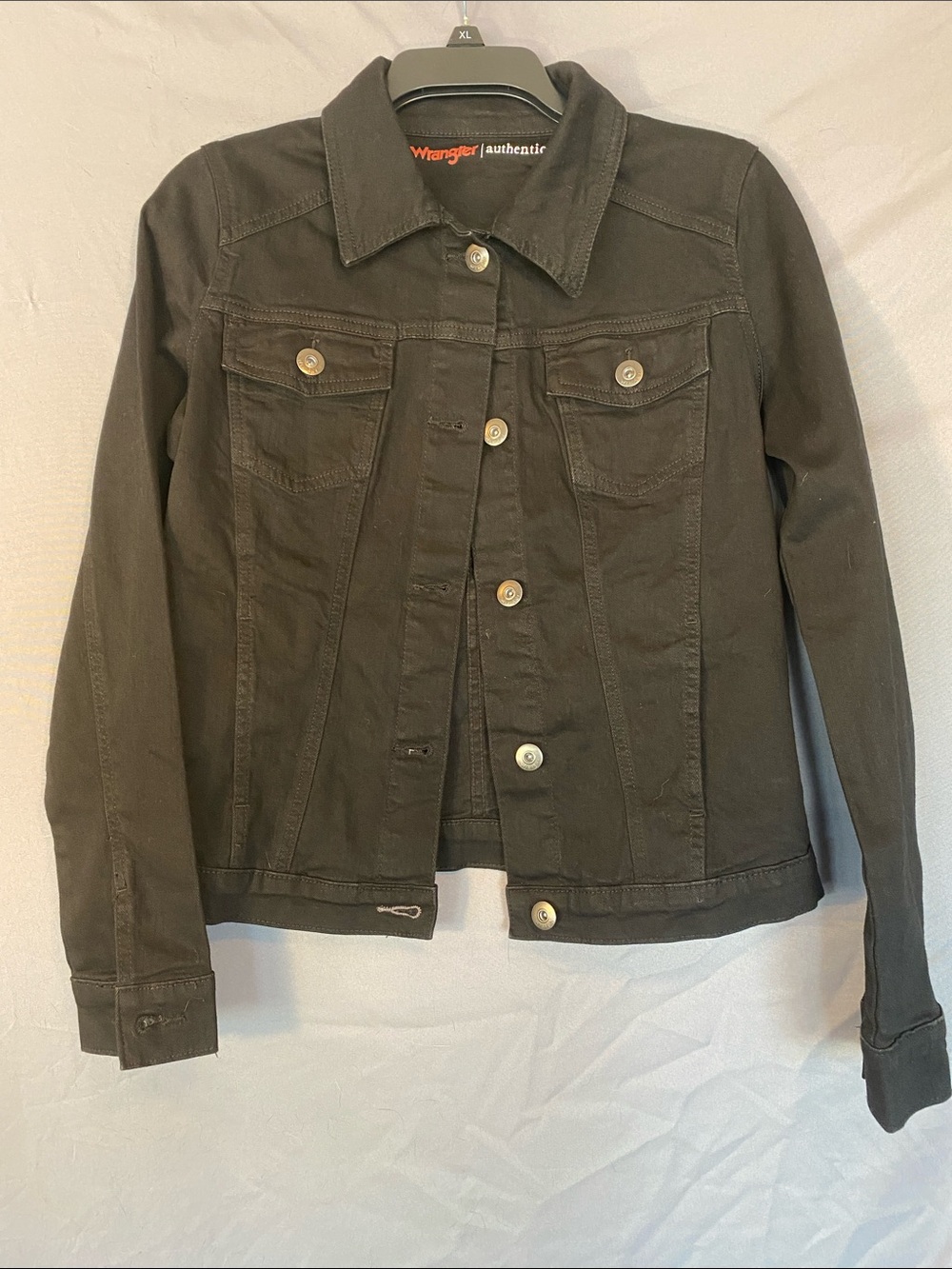 Wrangler Women's Black Button-Up Denim Jacket
P-07